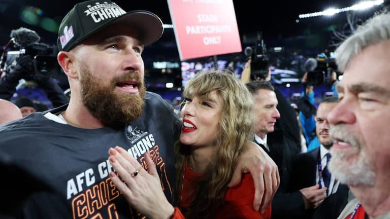 Taylor Swift storms pitch to celebrate as Travis Kelce’s Chiefs reach Super Bowl Taylor Swift storms pitch to celebrate as Travis Kelce’s Chiefs reach Super Bowl
