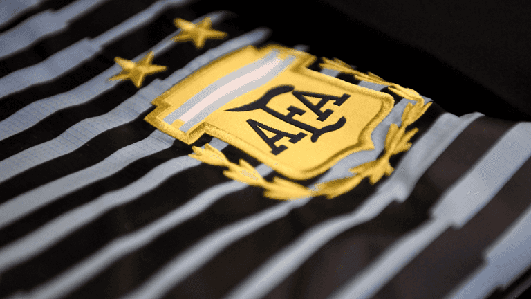 Argentinian footballer, 18, passes away during knee surgery Argentinian footballer, 18, passes away during knee surgery