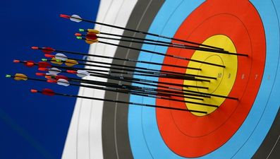 Video: You just have to see these unbelievable archery trick shots