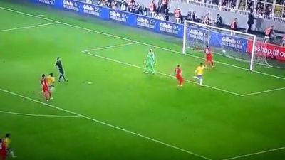 Vine: Fernandinho’s Pirlo-esque assist as Brazil tame Turkey