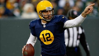 Aaron Rodgers sets record TD streak without interception