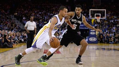 Vine: Steph Curry doesn’t miss the basket… not even from the tunnel