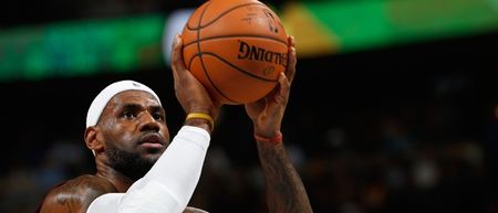 VINE: LeBron James makes it look easy as Cavaliers beat the Pelicans