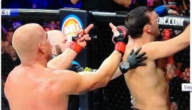 Tito Ortiz gets fined for double middle-finger salute against Bonnar