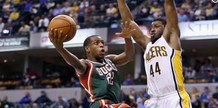 Milwaukee Bucks win on crazy buzzer-beating three-pointer