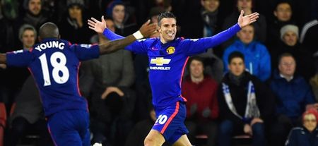 Vintage Van Persie sends United third