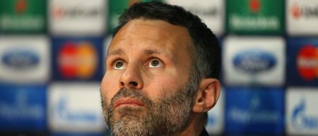 VIDEO: Ryan Giggs  walks into room, picks up potato, does keepy-uppies with said potato