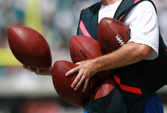 VIDEO: Ball boy can catch a ball better than most NFL receivers