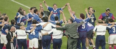 PIC: Zinedine Zidane and most of the 1998 France team met up in Paris last night