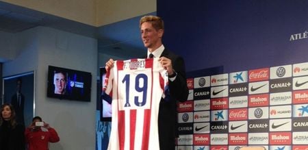 40,000 Atletico fans turn out for Torres homecoming