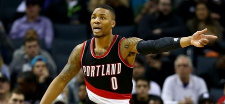 Damian Lillard dunks on half-assed Lakers defence