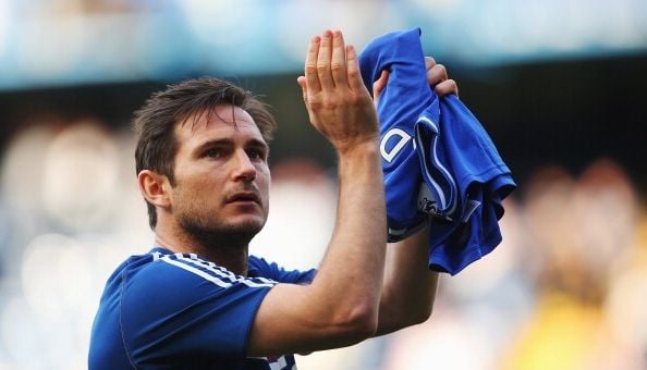 LONDON, ENGLAND - MAY 04:  Frank Lampard of Chelsea acknowledges the crowd following the Barclays Premier League match between Chelsea and Norwich City at Stamford Bridge on May 4, 2014 in London, England.  (Photo by Clive Rose/Getty Images)