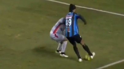 Vine: Ronaldinho’s still got it. Well, sort of