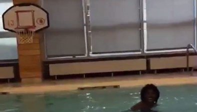 Video: Chelsea’s Willian nails incredible swimming pool trickshot