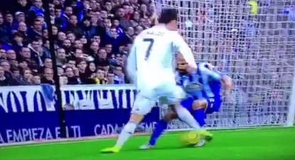 VIDEO:Ronaldo’s Elastico makes a Deportivo defender fall over himself in amazement