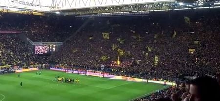 VIDEO: Borussia Dortmund fans with a typically efficent German farewell to Jurgen Klopp