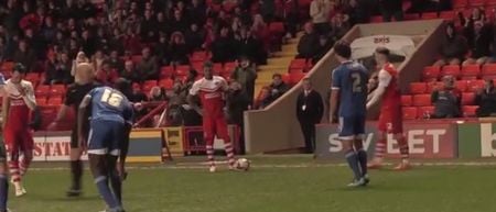 VIDEO: Charlton broke out some world class time wasting against Nottingham Forest