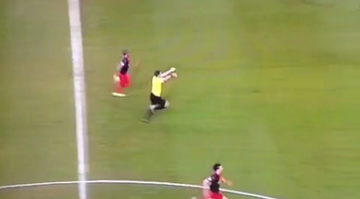 Vine: Referee Michael Oliver tried to fly while giving an advantage last night