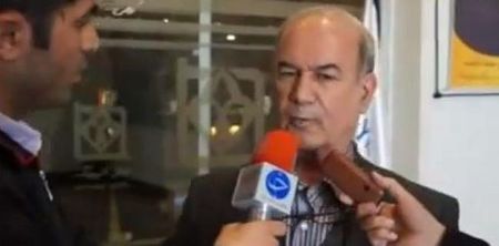 Video: Iranian football club chairman punches journalist in the family jewels during interview