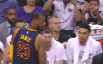 Vine: LeBron James gets a double one finger-salute from brazen child