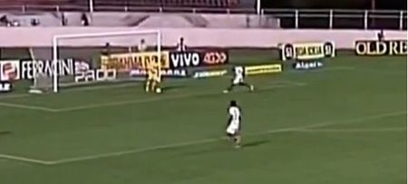 VINE: Manuel Neuer eat your heart out, Brazilian goalkeeper pulls off ludicrous piece of skill under pressure