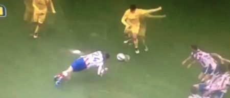 Vine: Fantastically brave block with his head by Atletico Madrid’s Giménez