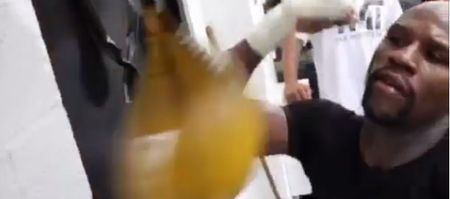 VIDEO: Prepare to be hypnotised by Floyd Mayweather’s work on the speed bag