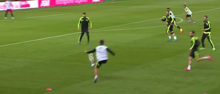 Video: Isco with some sexy control and an even sexier cross in Spain training