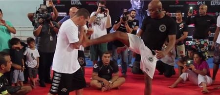 VIDEO: Anderson Silva teaches how to throw his famous fight-finishing techniques