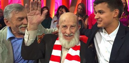 Video: Spartak Moscow in touching gesture for 102-year-old fan who had life savings robbed