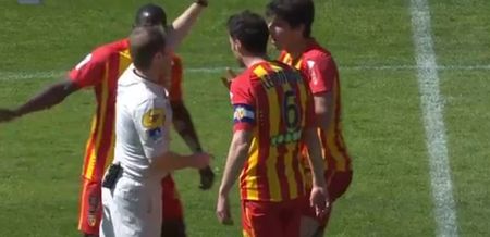 Video: French referee refuses to be intimidated, shoves player in head