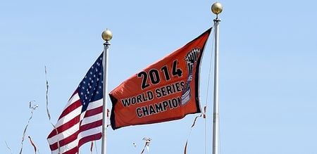 Video: San Francisco Giant Madison Bumgarner arrives with World Series banner on back of police horse