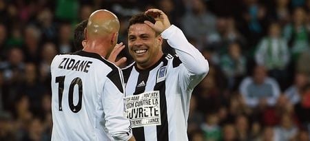 Video: Ronaldo and Zidane roll back the years in French charity game