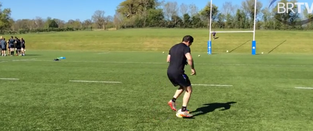 Video: Bath’s Horacio Agulla may actually have magic skills after this amazing trickshot