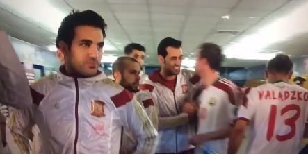 WATCH: Arsenal fans hail former midfielder for epic snub of Cesc Fabregas