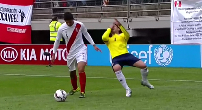 Watch: Radamel Falcao is as good at diving as he is at scoring goals