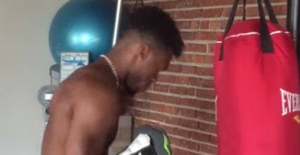 Video: Daniel Sturridge wouldn’t beat eggs in lame boxing workout