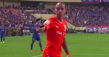 VIDEO: Shanghai Shenhua fans throw the most expensive missile ever at Diego Tardelli