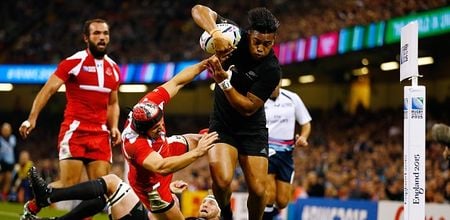 VIDEO: Julian Savea proves he is an immovable tank with frightening fend-off for try