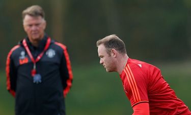 Louis Van Gaal snaps when questioned about Wayne Rooney’s terrible form