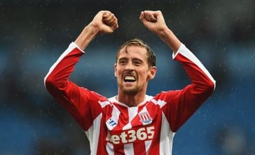 Chelsea want to sign Peter Crouch