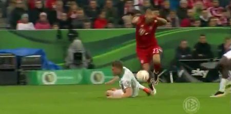 WATCH: Arturo Vidal’s shameful dive to win penalty completely overshadows Thomas Muller’s milestone