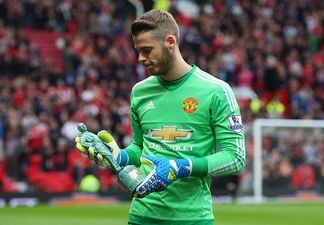 Manchester United fans are not happy that David de Gea was denied the Golden Glove by his own player