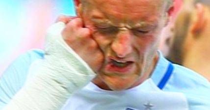 WATCH: Jamie Vardy so angry with himself for missing target that he punches his own face