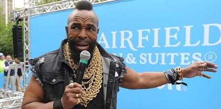 Mr T recounts how Muhammad Ali used to break up fights in the hood