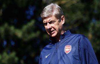 Arsenal fans rage as Arsene Wenger appears to rule out move for a striker