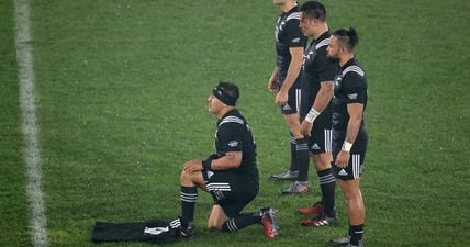 VIDEO: A touch of class from the Maori All Blacks as they honour Anthony Foley before Haka