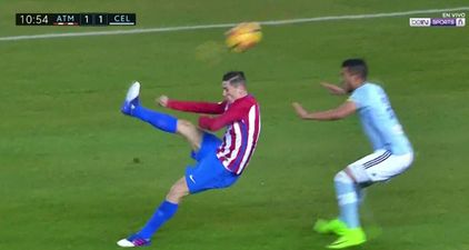 WATCH: Fernando Torres has just scored an overhead