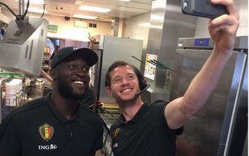 Romelu Lukaku and Jan Vertonghen worked in McDonald’s today just because