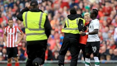 Liverpool’s Sadio Mané reacted like an utter boss to pitch invader